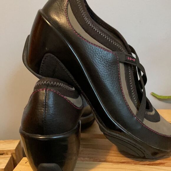 J 41 Adventure 7.5 Woman’s Shoes - Picture 5 of 7